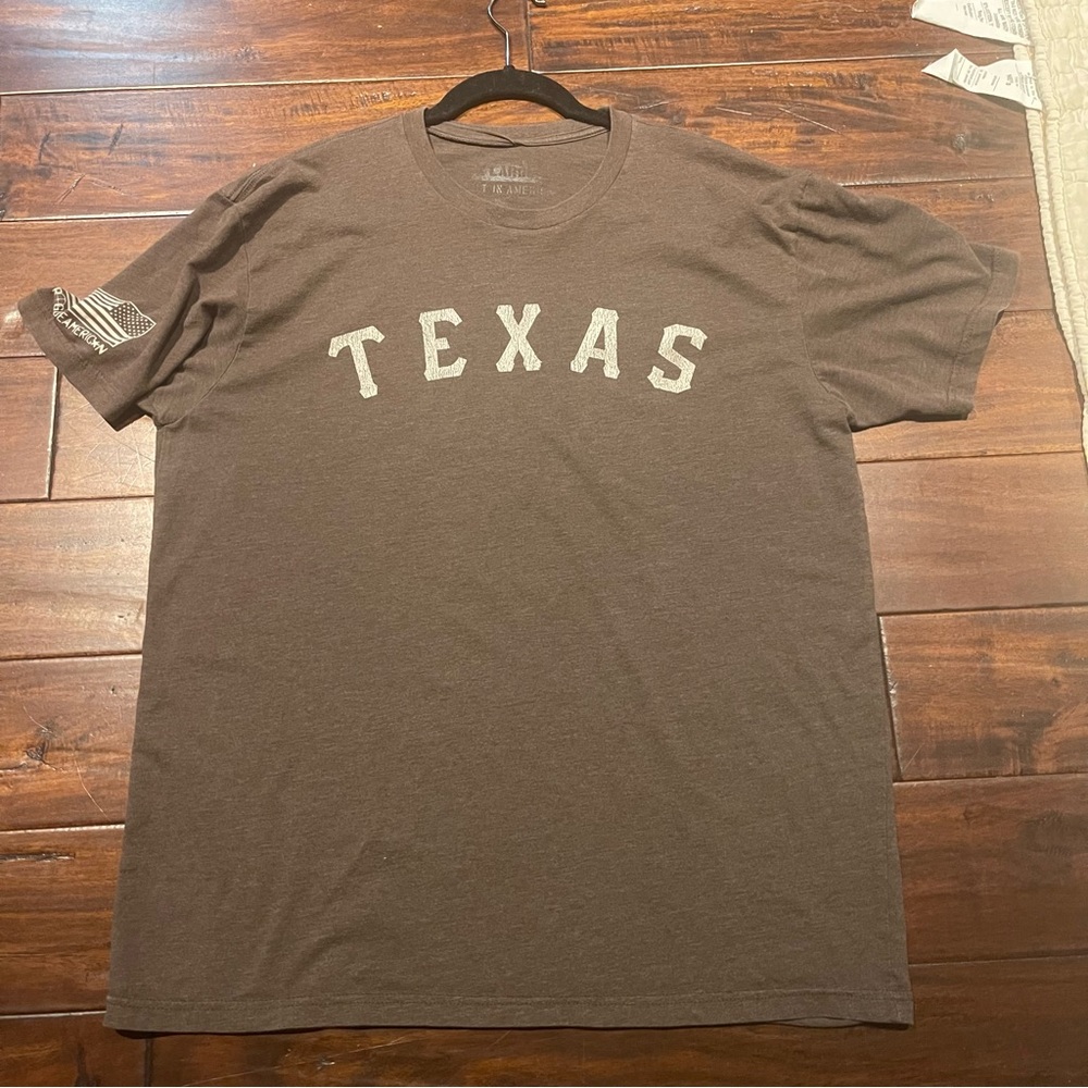 Rogue American Austin Texas 1936 brown tshirt w/ skull & cross bones